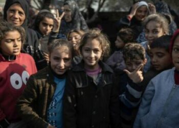 “Po kthehemi në shtëpitë tona”: Fëmijët në Gaza festojnë marrëveshjen e armëpushimit