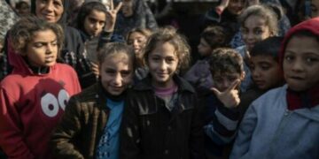 “Po kthehemi në shtëpitë tona”: Fëmijët në Gaza festojnë marrëveshjen e armëpushimit