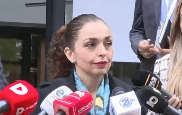 Vjosa Osmani fton qytetarët të dalin masivisht për të forcuar demokracinë