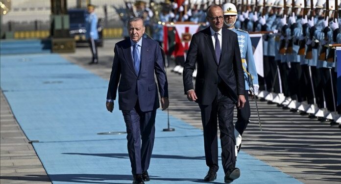 Presidenti Erdogan pret me ceremoni zyrtare kancelarin gjerman Merz