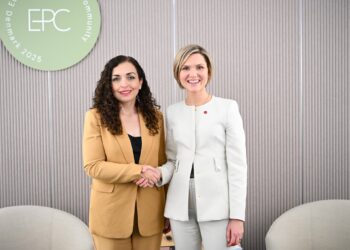 Presidentja Osmani takohet me Kryeministren e Islandës në Kopenhagë