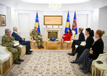 Osmani pret komandantin e ri të KFOR-it: Koordinim i ngushtë për sigurinë dhe paqen në Kosovë