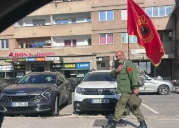 Veterani i UÇK-së, Agim Pllashniku, mbërrin në Tiranë pas ecjes 260 km nga Prishtina