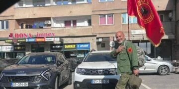 Veterani i UÇK-së, Agim Pllashniku, mbërrin në Tiranë pas ecjes 260 km nga Prishtina