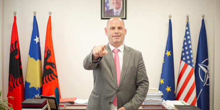 EKSKLUZIVE: Qendra.Info mëson se Ramiz Lladrovi mund të garojë me listë të vet në zgjedhjet e ardhshme nacionale