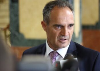 Nait Hasani kërkon dorëheqjen e Memli Krasniqit: “Nëse ka moral ai dhe të tjerët që i mposhti Ramizi, duhet të largohen”