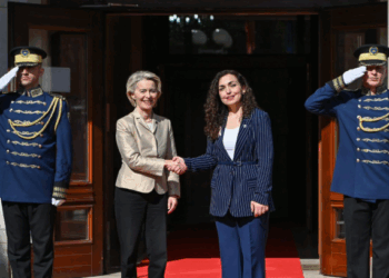 Shefja e BE-së me porosi të qartë për Kosovën: Të ulen tensionet dhe të krijohen institucione të forta