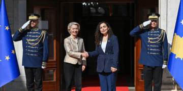 Shefja e BE-së me porosi të qartë për Kosovën: Të ulen tensionet dhe të krijohen institucione të forta