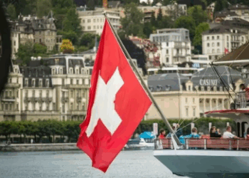 Zvicra vendos rregulla më të ashpra për largimin e azilkërkuesve