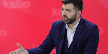 Ermal Sadiku ironizon pas paralajmërimit të padisë nga Faton Peci