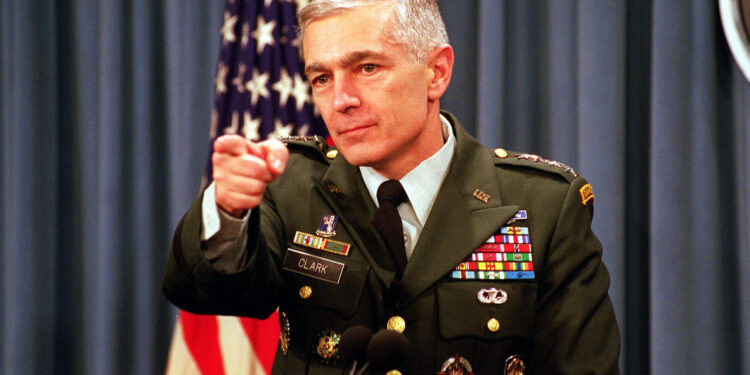 ZYRTARE: Gjenerali Wesley Clark konfirmohet si dëshmitar në mbrojtjen e Hashim Thaçit