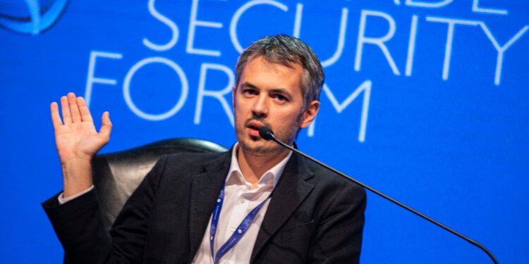 Maliqi: Kurtit s’i pëlqen të ndajë pushtetin, opozita ka të drejtë të mos i besojë