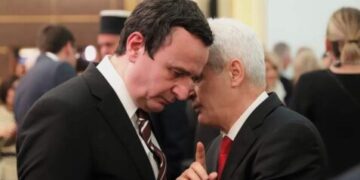 Ali Ahmeti akuzon Albin Kurtin: Ka marrë anën e Mickoskit kundër shqiptarëve në RMV