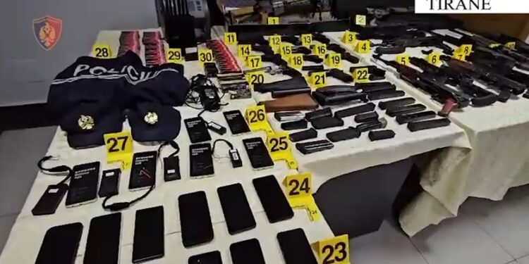 Zbulohet bazë armësh në Tiranë — arrestohet Eugert Sino, dy të tjerë në kërkim