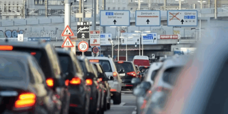 Detyrim i ri për shoferët në Austri: Gomat dimërore të detyrueshme nga nëntori, gjoba deri në 10,000 euro