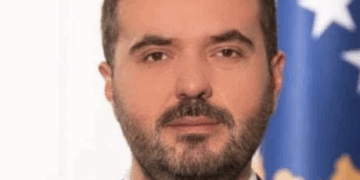 Vdes ish-zyrtari i sigurisë në kabinetin e Presidentes, Petrit Hoti