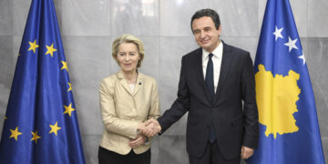 Kurti kërkon nga Komisioni Evropian dorëzimin e pyetësorit për anëtarësim dhe statusin e vendit kandidat për Kosovën