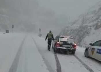Reshjet e borës vështirësojnë qarkullimin në disa pika kufitare