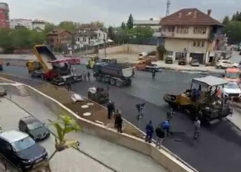 [VIDEO] Vazhdimi i rrugës “B” po merr formë – sot vendoset shtresa e fundit e asfaltit