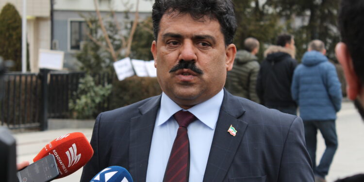 Ish-deputeti Danush Ademi sulmohet në ditën e zgjedhjeve në Ferizaj