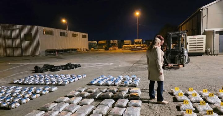 Policia arreston shoferin me mbi 200 kilogramë drogë në Prishtinë