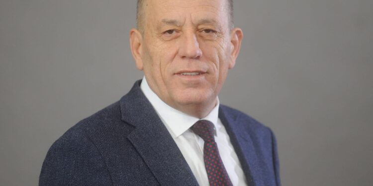 Ferat Shala godet qeverinë në ikje: “Mazhorancë e padijshme, buxheti i shtetit në duar të një qeverie pa legjitimitet”