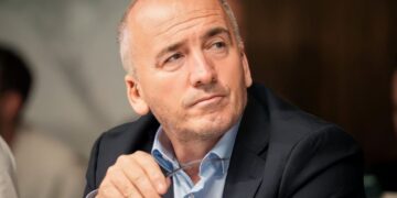 Gazmend Muhaxheri: Koalicioni i Xhafer Tahirit me VV-në u bë me nguti dhe pa aprovimin e kryesisë së LDK-së