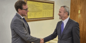 I ngarkuari gjerman takon kryetarin e Kushtetueses: Deputetët t’i zbatojnë vendimet e Gjykatës, jo interesat partiake