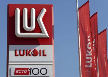 Trump godet naftën ruse në Evropë: Sanksionet e reja “katastrofike” për Lukoil dhe Naften Ruse
