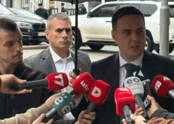 Abdixhiku: Sot bie perdja e mashtrimit të Vetëvendosjes për shumicën qeverisëse