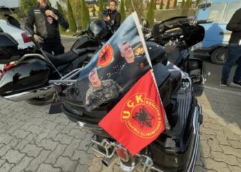 “Liria ka Emër” – Qytetarët nisen me motoçikleta nga Prekazi drejt Hagës për të kërkuar drejtësi për krerët e UÇK-së
