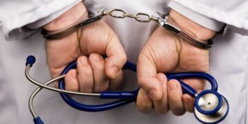 Arrestohet një mjek për marrje ryshfeti