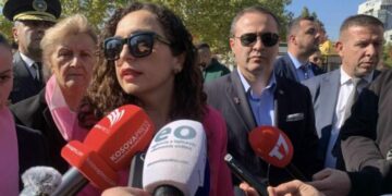 Vjosa Osmani: Diskutimet për koalicionet ndodhin prapa dyerve të mbyllura, nuk do të thotë se nuk po bëhen përpjekje