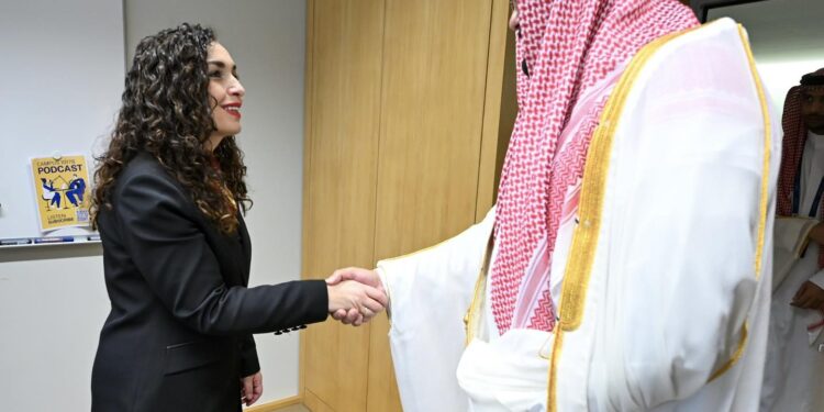 Presidentja Osmani takon ministrin saudit të Ekonomisë në Berlin: “Koha për kapituj të rinj bashkëpunimi mes Kosovës dhe Arabisë Saudite”