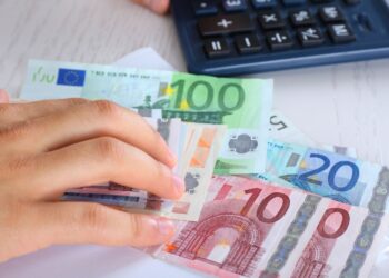 Austriakët do të përfitojnë përsëri “bonusin e sigurimeve shoqërore” deri në 1,331 euro në vitin 2025