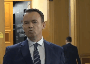 Faton Peci paralajmëron padi ndaj disa gazetarëve dhe shefit të UBO-s për rezultatet në Mitrovicën e Jugut