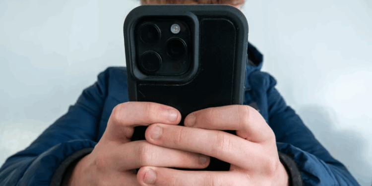 Tre pikat e dobëta në ndalimin e mediave sociale për fëmijët