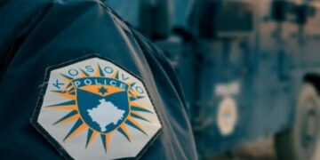 Përleshje në Stacionin e Autobusëve në Pejë, dyshohet për të shtëna me armë
