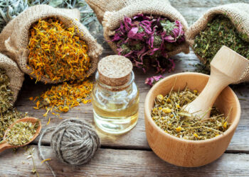 Shëndet nga natyra: Përdorimi i vajrave esencialë për përmirësimin e shëndetit fizik dhe mendor