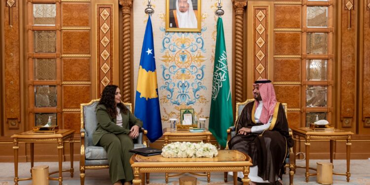 Presidentja Osmani pritet në Riad nga Princi i Kurorës Mohammed bin Salman — kërkon thellimin e marrëdhënieve Kosovë–Arabia Saudite