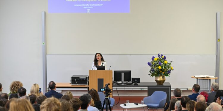 Presidentja Vjosa Osmani në Berlin: Kosova është dëshmi se besimi dhe qëndrueshmëria ndërtojnë dritë nga plagët e luftës