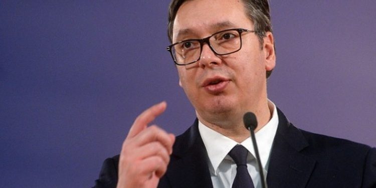 Vuçiq bën thirrje: “Serbët e Kosovës duhet të votojnë Listën Serbe”