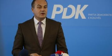 Enver Hoxhaj: Mbrëmë u takova me Bedri Hamzën, nuk kemi asnjë keqkuptim