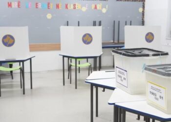 Dalja e votuesve deri në orën 11:00 në balotazhin e komunave