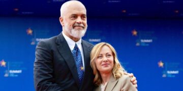 Rama në Romë me 10 ministra – Shqipëria dhe Italia zhvillojnë mbledhjen e parë të përbashkët qeveritare: Marrëveshje në mbrojtje, energji dhe shëndetësi