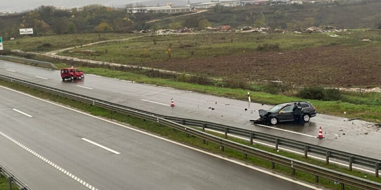 Në aksidentin e autostradës “Ibrahim Rugova”, mbesin pesë persona të lënduar