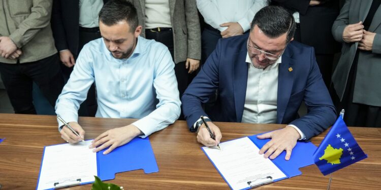 PDK e LDK i bashkojnë forcat në Mitrovicë një javë para balotazhit, Arian Tahiri e quan koalicion të fitores