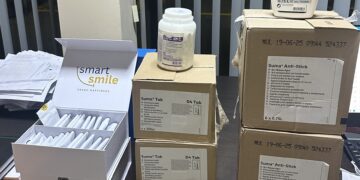 Dogana e Kosovës ndalon mallra të padeklaruara në Vërmicë: mes tyre proteza dentare dhe veshmbathje