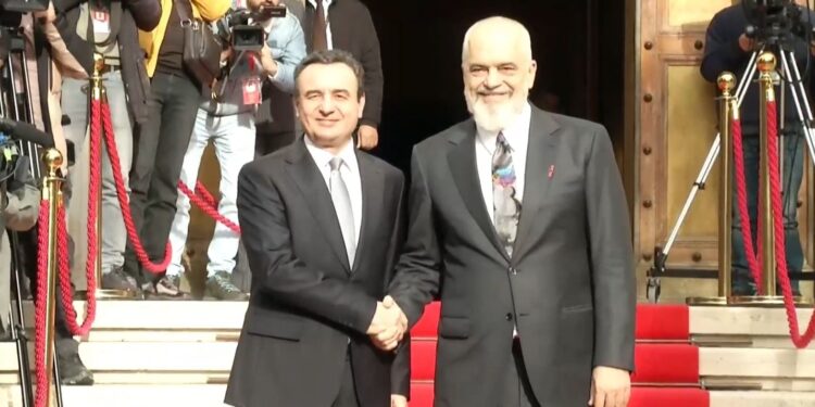 Edi Rama dhe Albin Kurti marrin pjesë në Samitin e Planit të Rritjes së BE-së që po mbahet në Tiranë