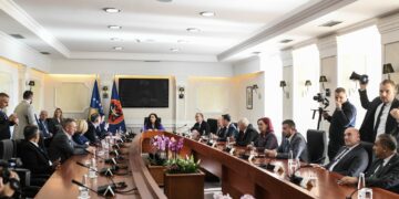 Brenda takimit me Presidenten: Kurti dhe Peci propozuan 28 dhjetorin, Hamza e Abdixhiku preferuan datën 21 për zgjedhje